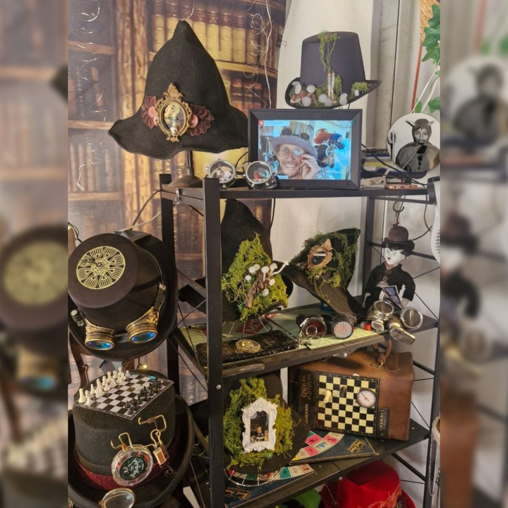 Steampunk nakedclocks